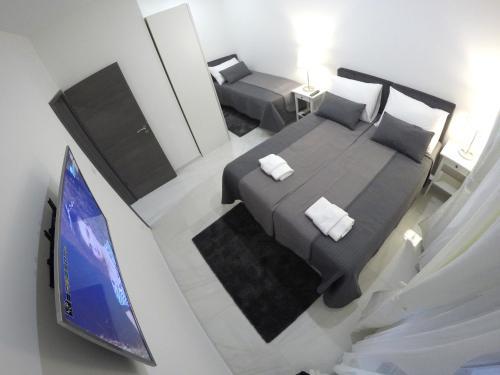 Apartments Mirror