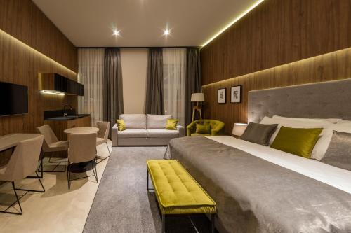 De?man Luxury Apartments