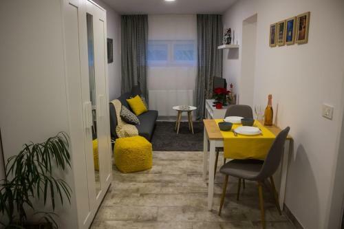 Hostal Apartment Complex Recek