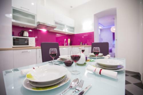 Apartment Center Four Stars