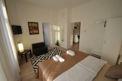 Downtown Luxury Apartment
