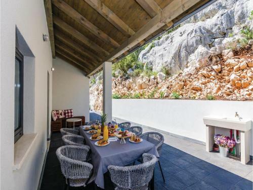 Four-bedroom Holiday Home In Zaton