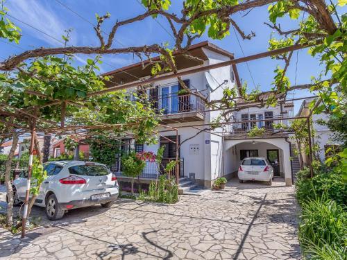 Apartment House Sebi