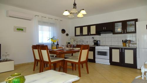 Villa Holiday Home Iva With Pool