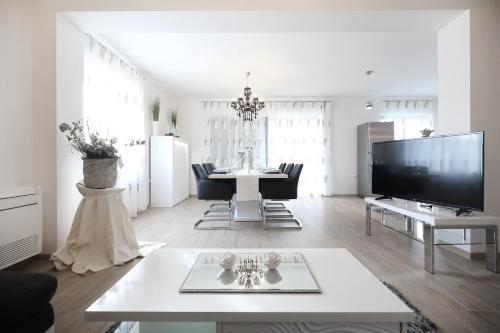Villa Olive Garden Apartments