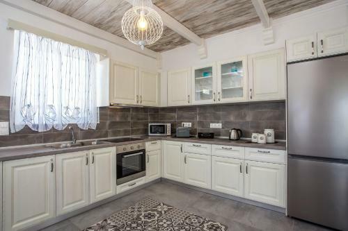 Villa White Passion