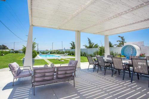 Villa White Passion
