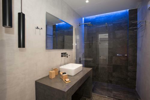 Calme Suites Mani