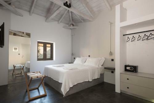 Calme Suites Mani