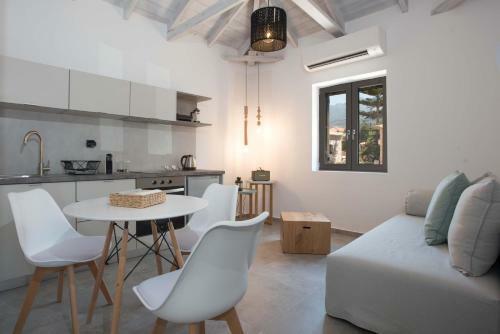 Calme Suites Mani