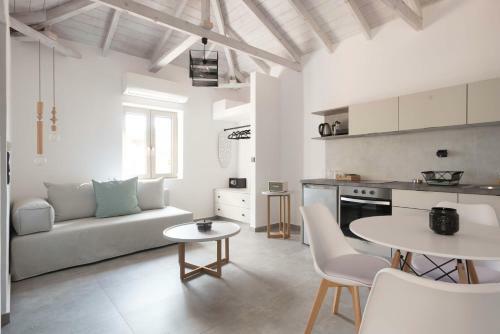Calme Suites Mani
