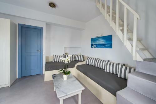 Apanemo Hotel & Suites