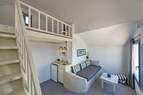 Apanemo Hotel & Suites