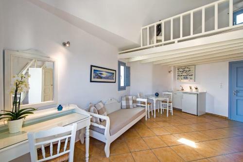 Apanemo Hotel & Suites