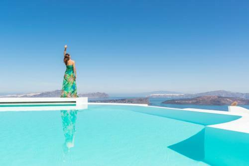 Apanemo Hotel & Suites