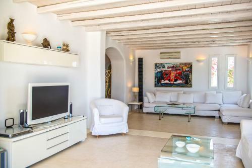 Newly-built Private, Luxury Villa With Private Pool In Ano Mera