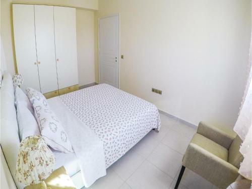 Four-bedroom Holiday Home In Diakopto