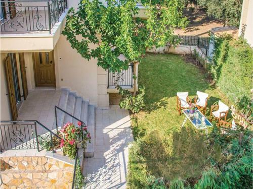 Four-bedroom Holiday Home In Diakopto