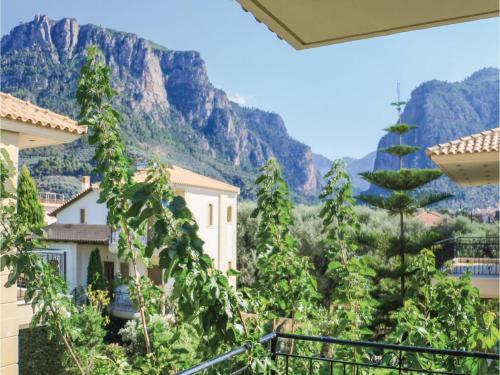 Four-bedroom Holiday Home In Diakopto