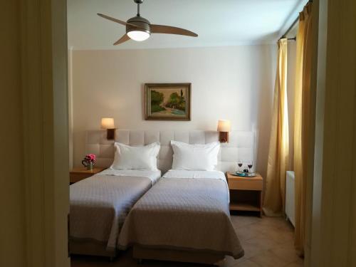 Hostal Amforeas Retreat Guesthouse