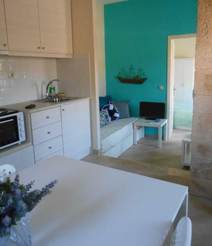 Arapakis Apartment 2