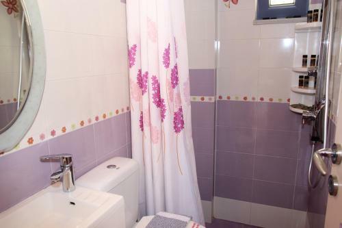 Hostal Coralli Rooms
