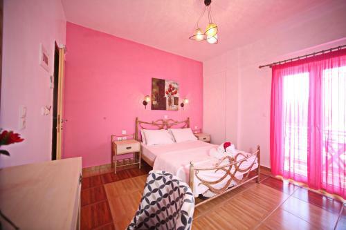 Hostal Coralli Rooms