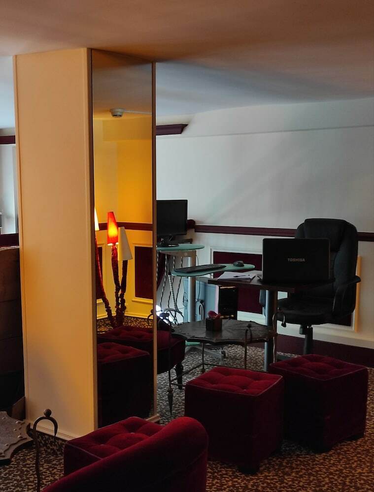 Hotel Pax Opera