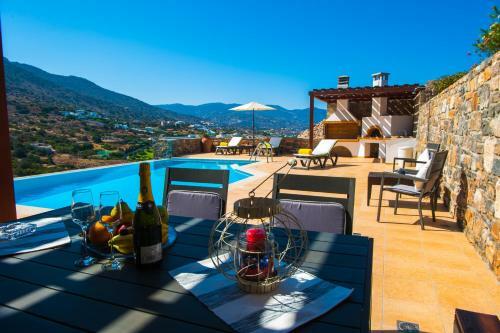 Maris Luxury Villa