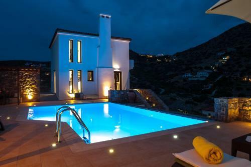 Maris Luxury Villa