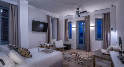 Hotel Shapes Luxury Suites
