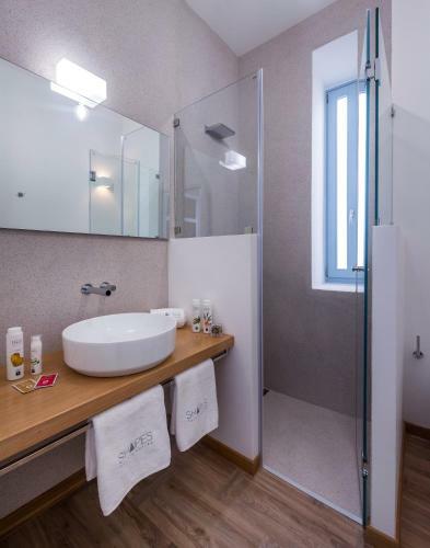 Hotel Shapes Luxury Suites
