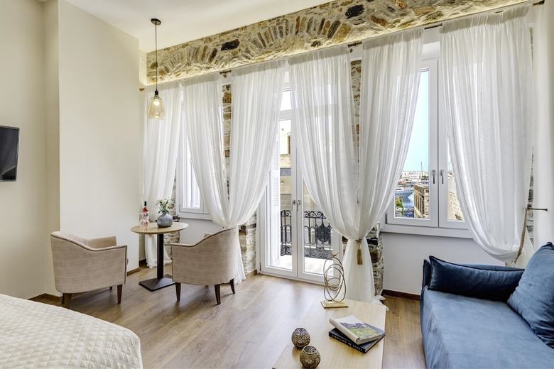 Hostal 1844 Suites