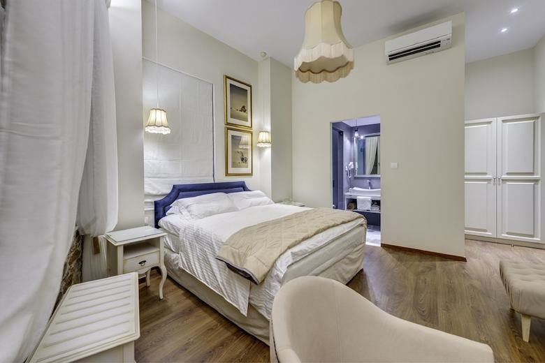 Hostal 1844 Suites