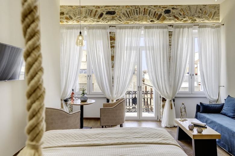 Hostal 1844 Suites