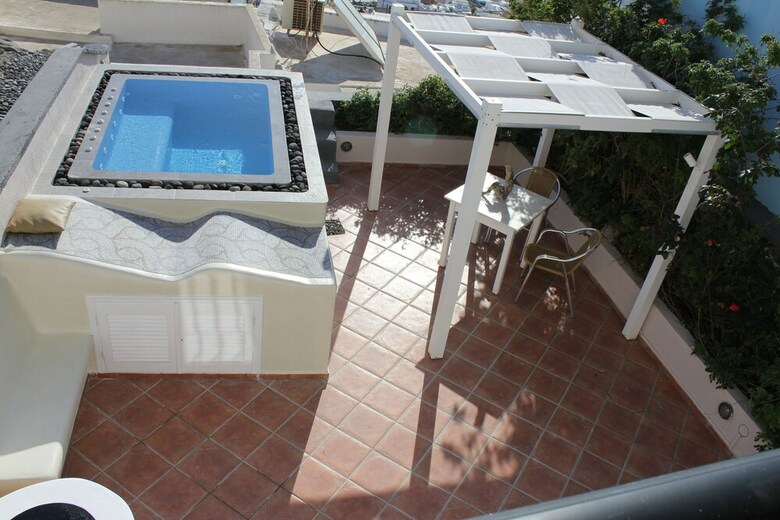 Villa By Hotel Thira