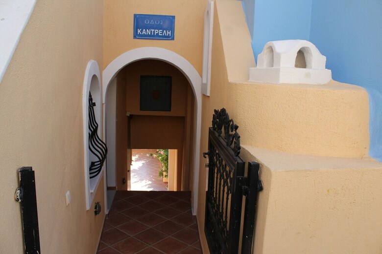 Villa By Hotel Thira