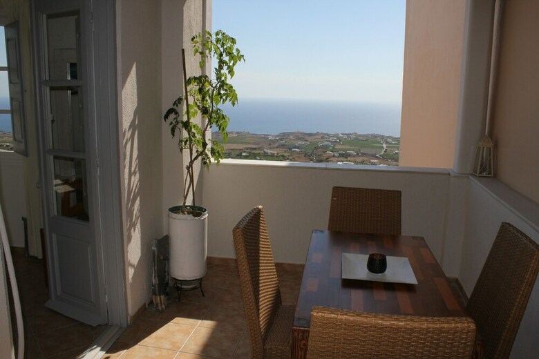 Villa By Hotel Thira