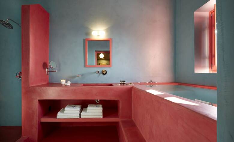 Hostal On The Cliff Suites