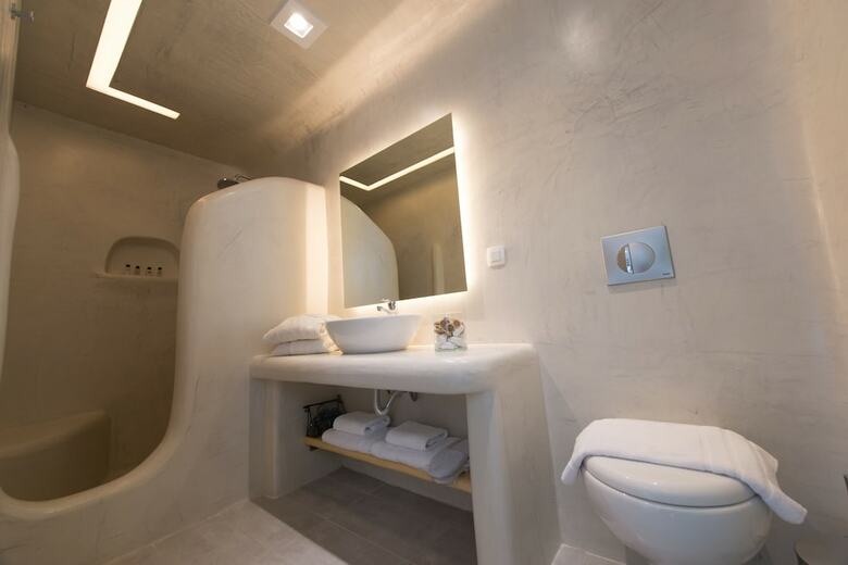 Hostal On The Cliff Suites
