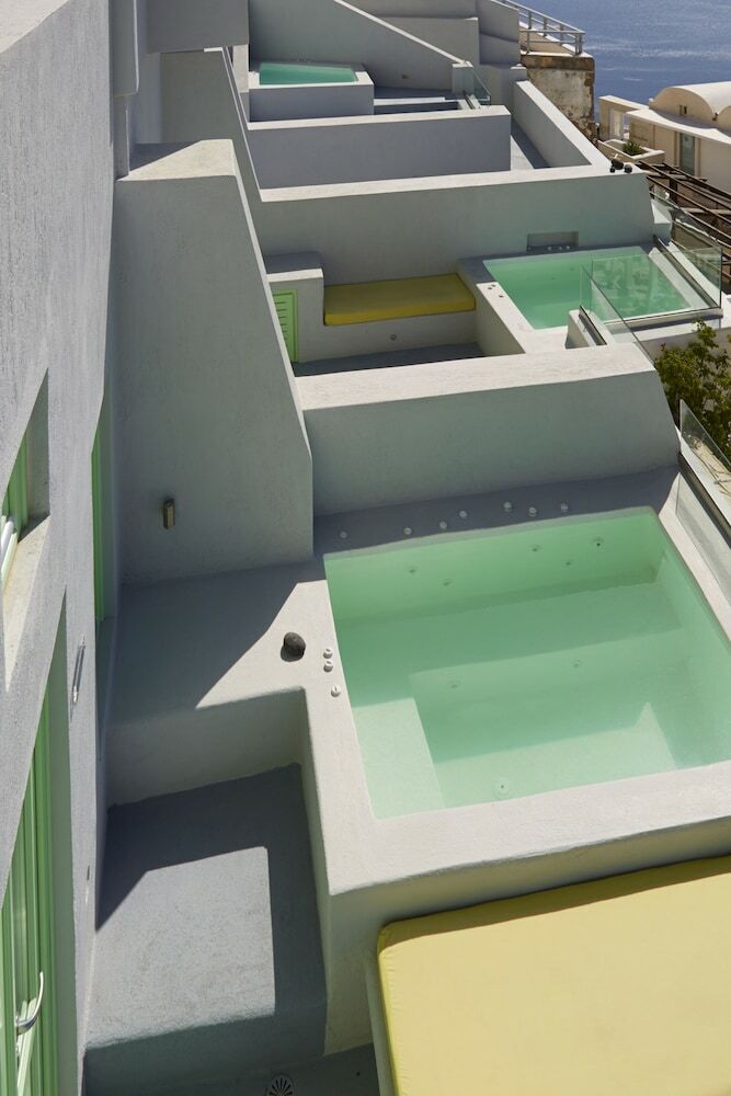 Hostal On The Cliff Suites