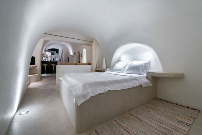 Christina's Cave House