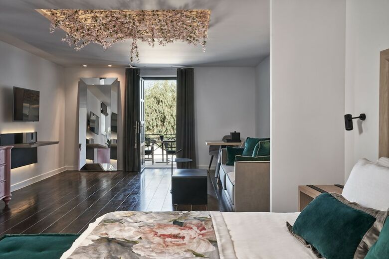 Katikies Garden Hotel - The Leading Hotels Of The World