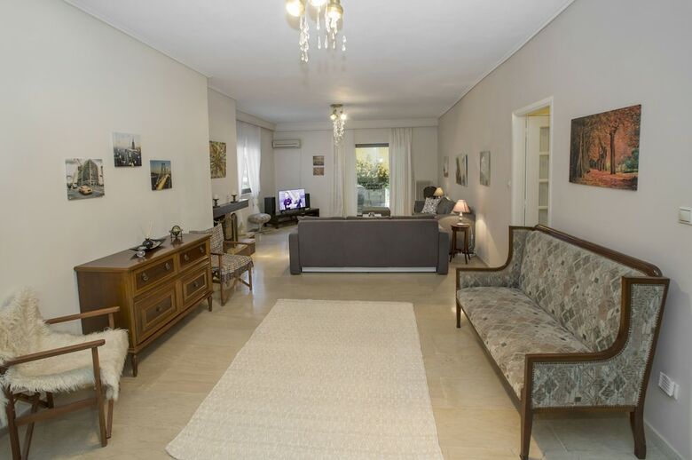 Family Holidays Apartment In Glyfada