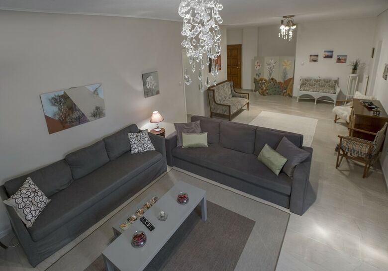 Family Holidays Apartment In Glyfada