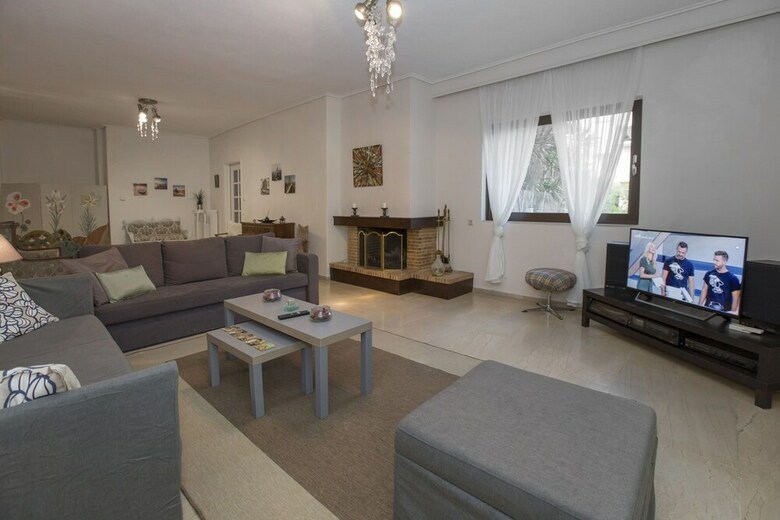 Family Holidays Apartment In Glyfada