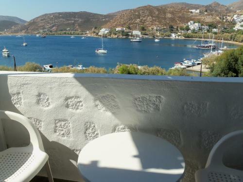 Alexandros Hotel