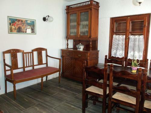 Alexandros Hotel