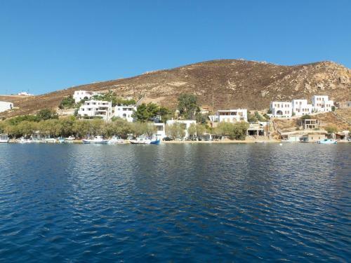 Alexandros Hotel