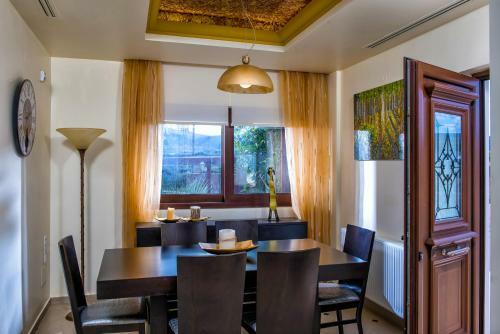 Sunshine Villa With Private Pool
